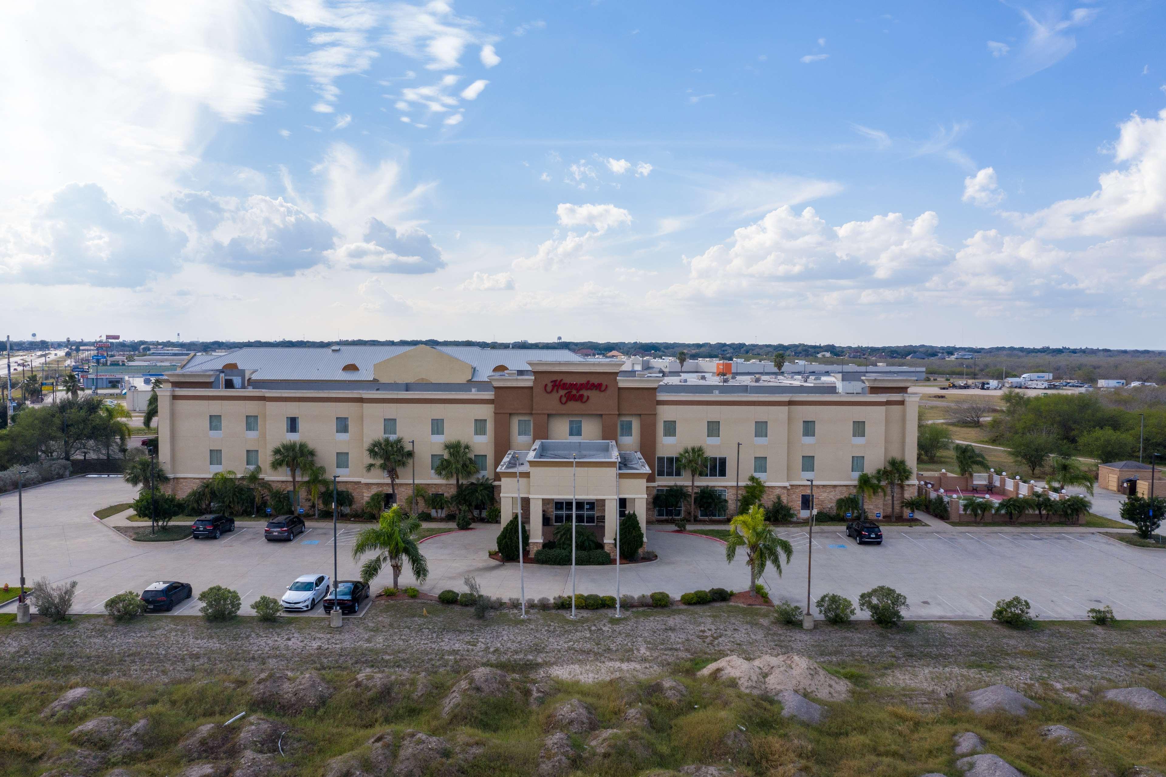 Hampton Inn Alice Exterior photo