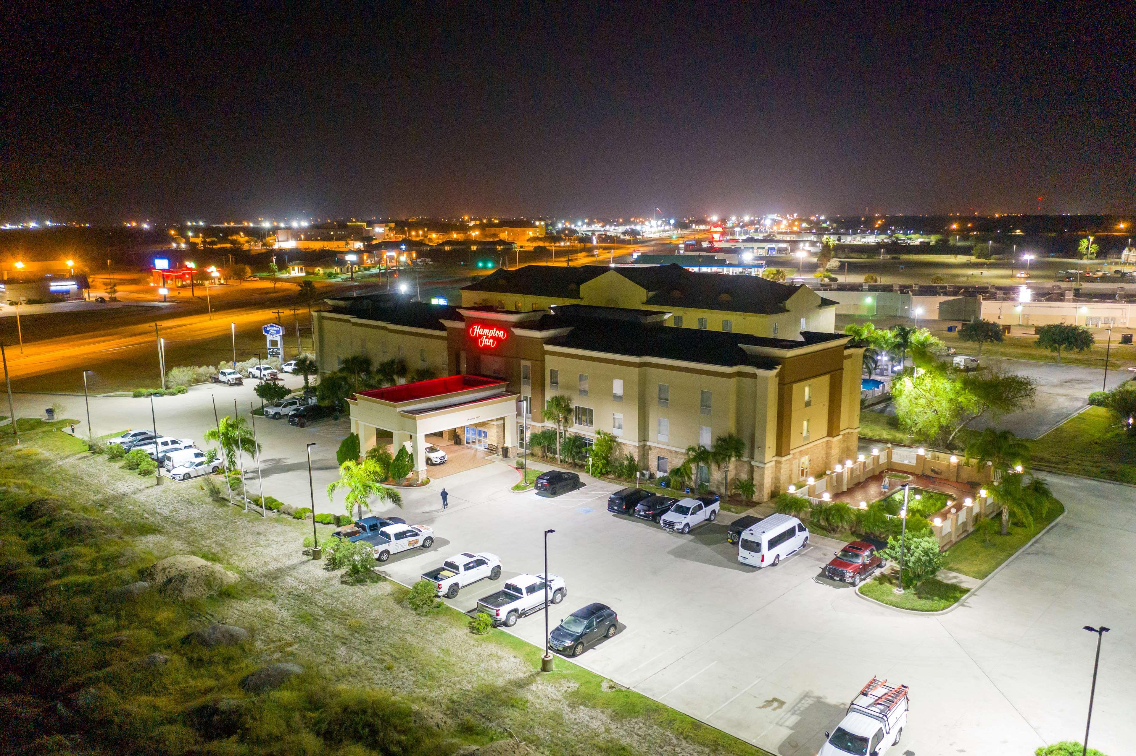 Hampton Inn Alice Exterior photo